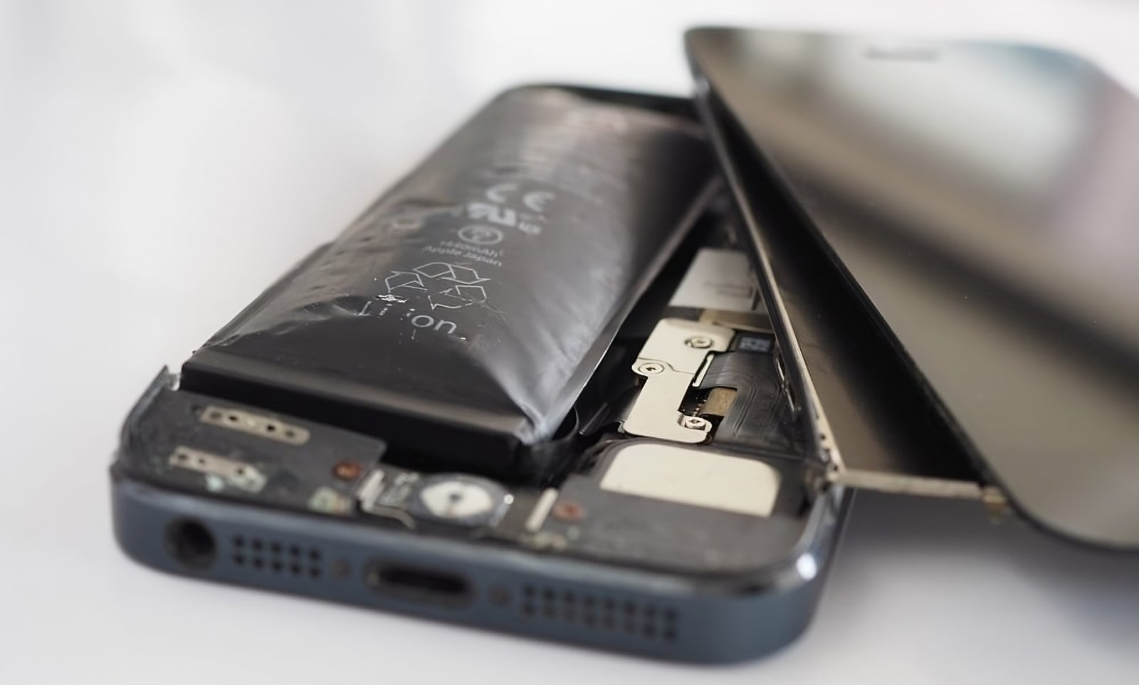 Battery Swelling? Find Causes and Solutions Here